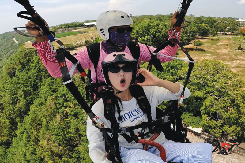 Bali Paragliding Experience guest moment 4