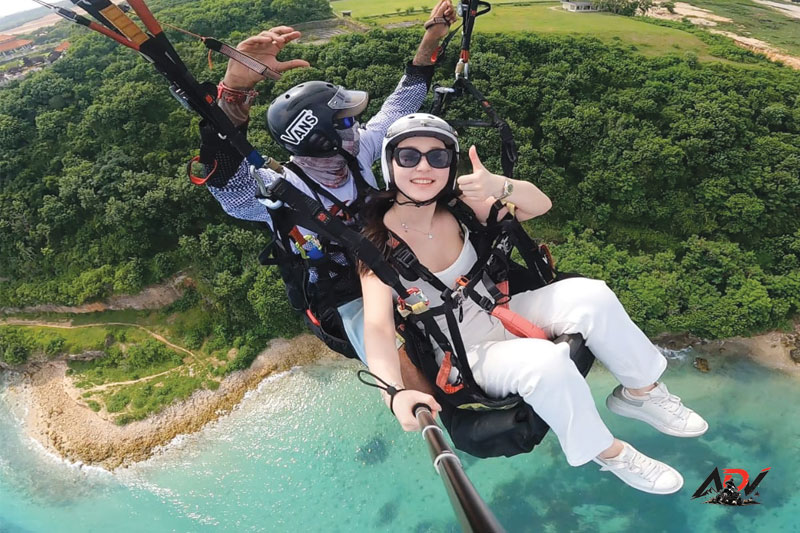 Bali Paragliding Experience guest moment 6